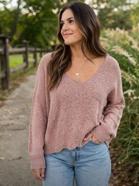 Harper Heritage Cozy Soft Tan Long Sleeve V Neck Cropped Sweater Medium